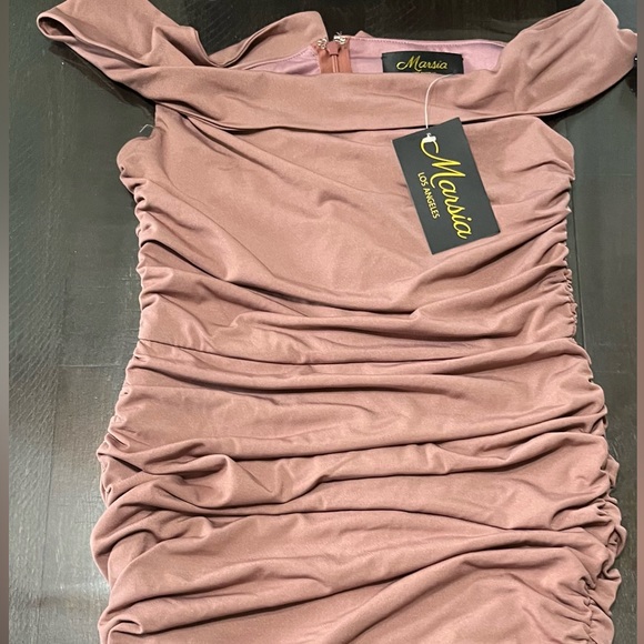 Classy cocktail dress - Picture 1 of 3